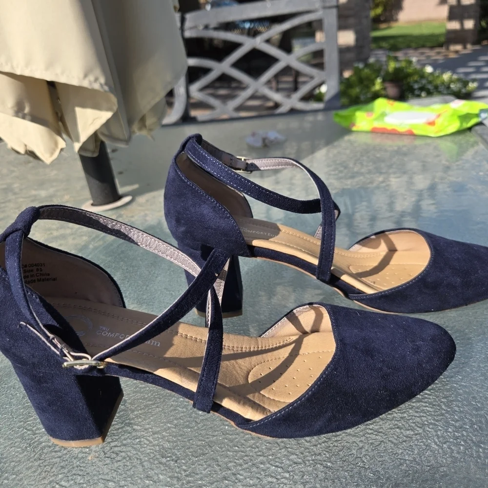 Circus Chic Sz 8.5 Navy Faux Suede Crisscross StrapWomen's Flats